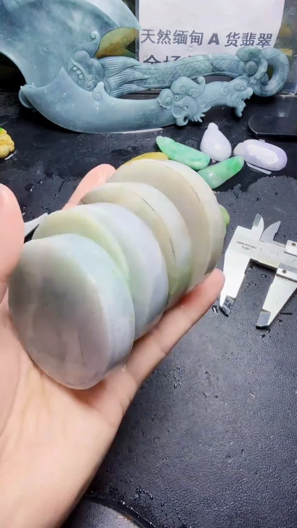 未镶嵌挂件翡翠与**舞073