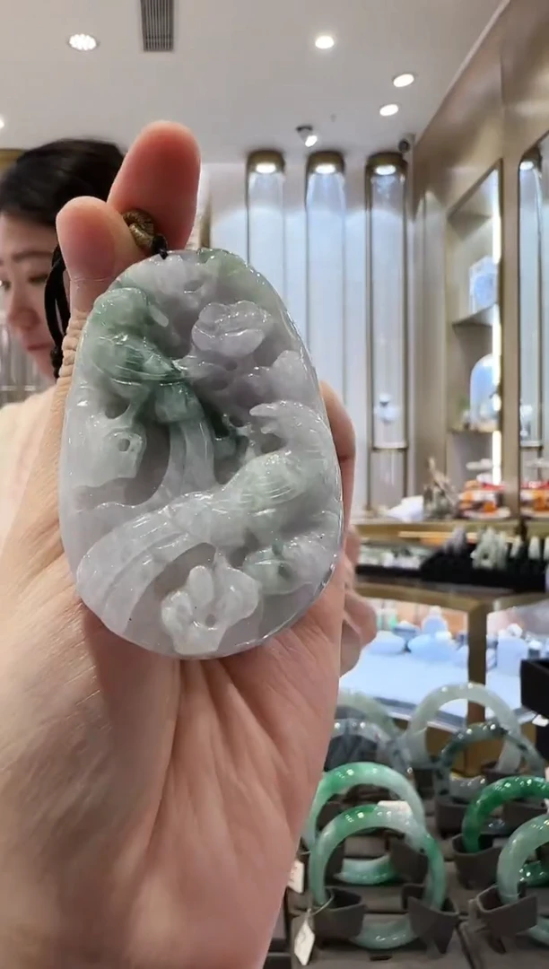 翡翠未镶嵌颈饰81