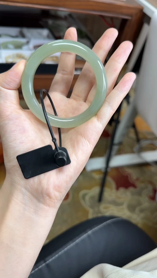 未镶嵌手镯和田玉1