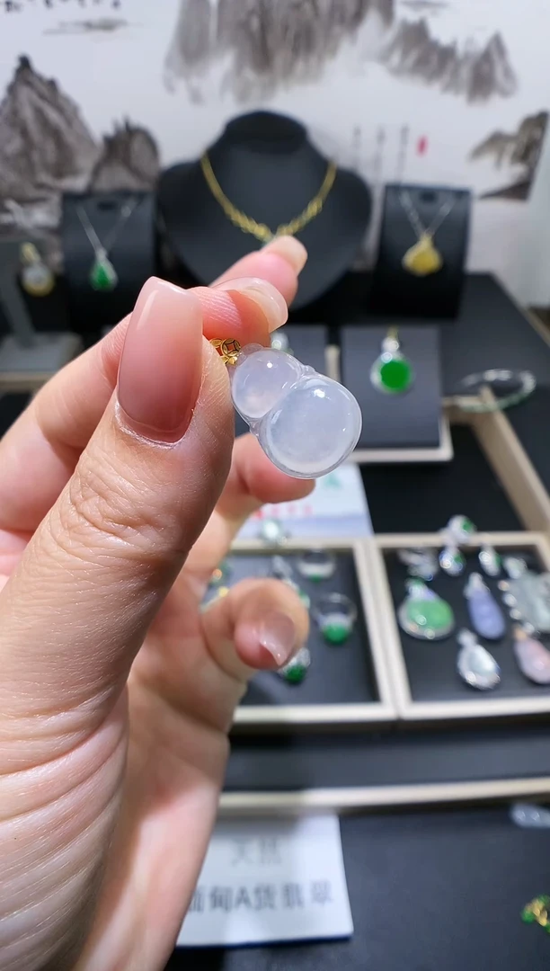 【闪购商品】翡翠颈饰18K金镶嵌葫芦