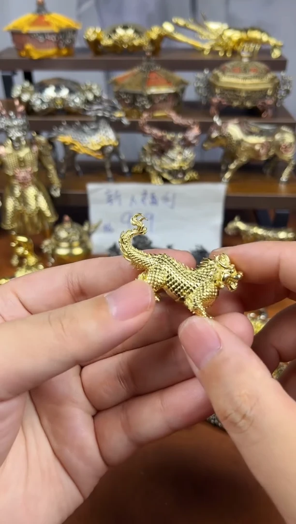 金色小貔貅黄铜摆件