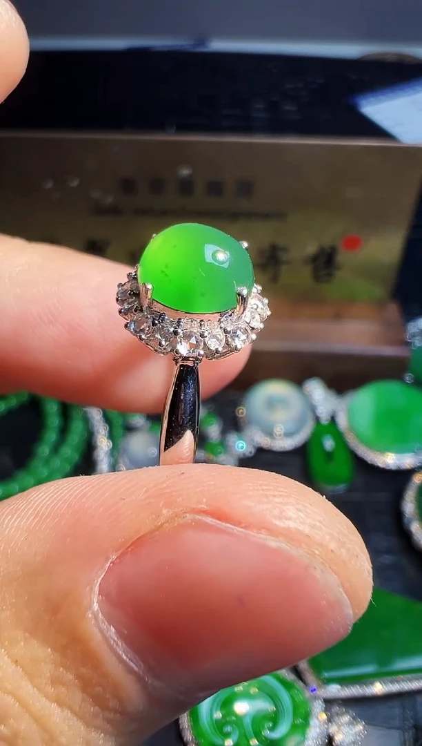 【闪购商品】翡翠戒指18K金镶嵌翡翠回流