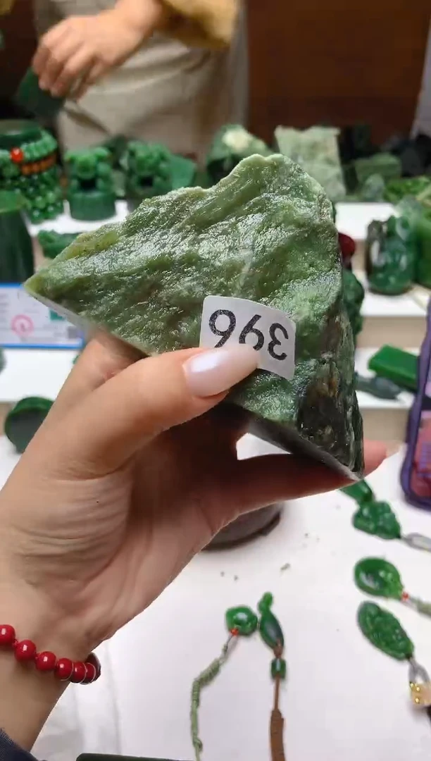 未镶嵌和田玉（碧玉）珠宝半成品0