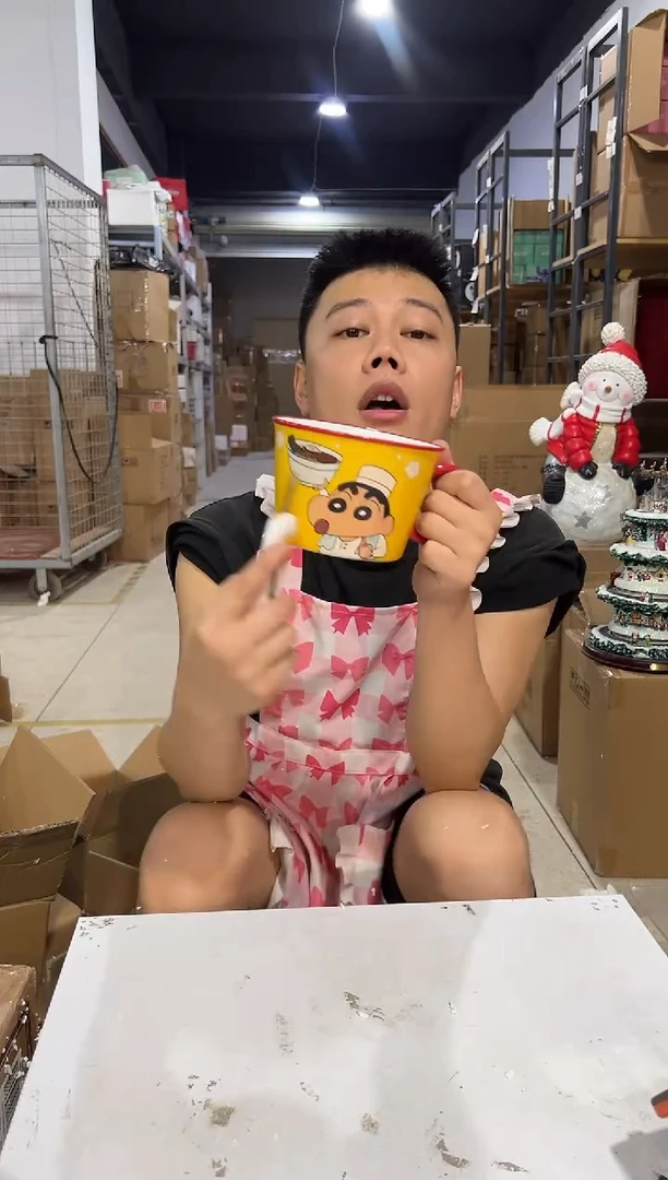瓷片黄色厨师小新泡面碗微瑕