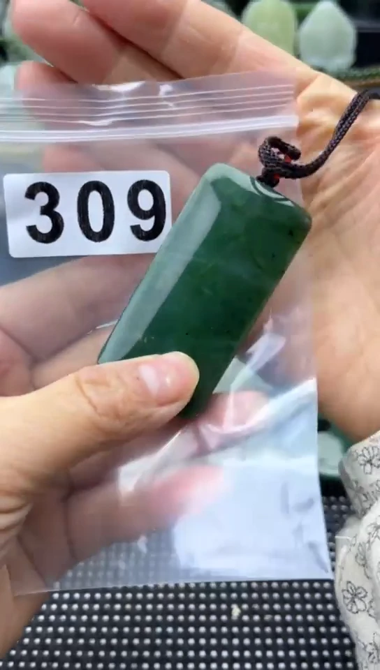 未镶嵌和田玉珠宝半成品牌子