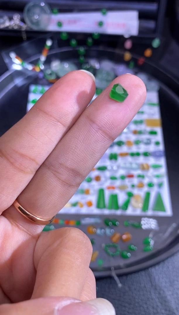 未镶嵌挂件翡翠珠子