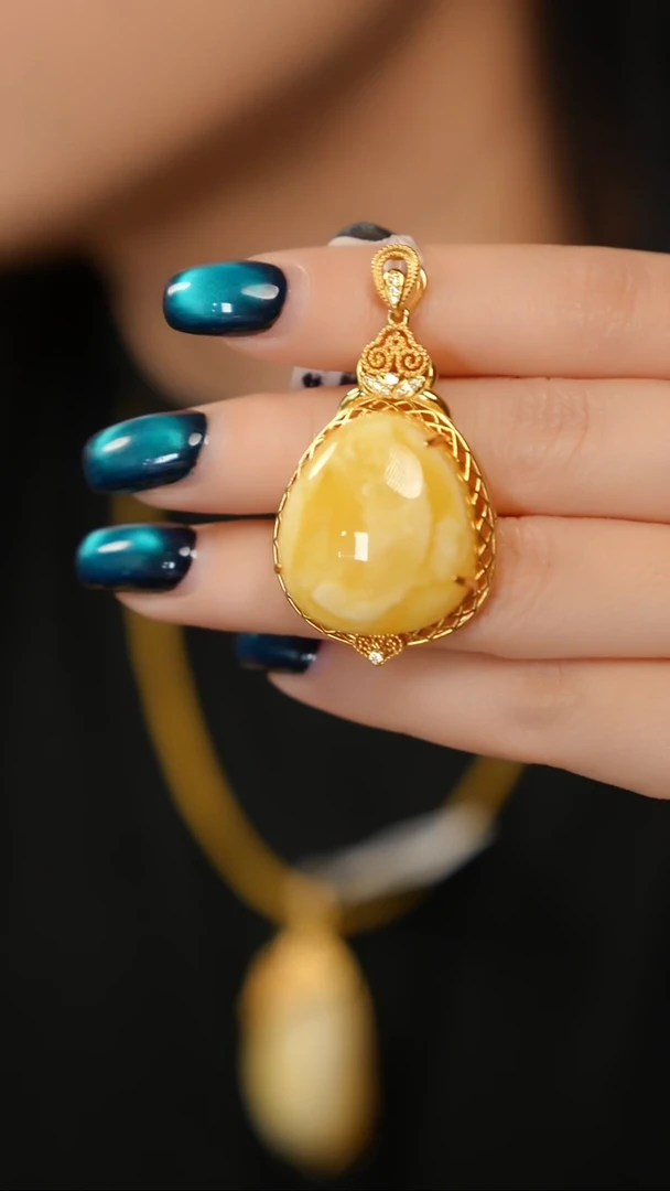 蜜蜡吊坠(赠链)银S925镶嵌白妖花吊坠