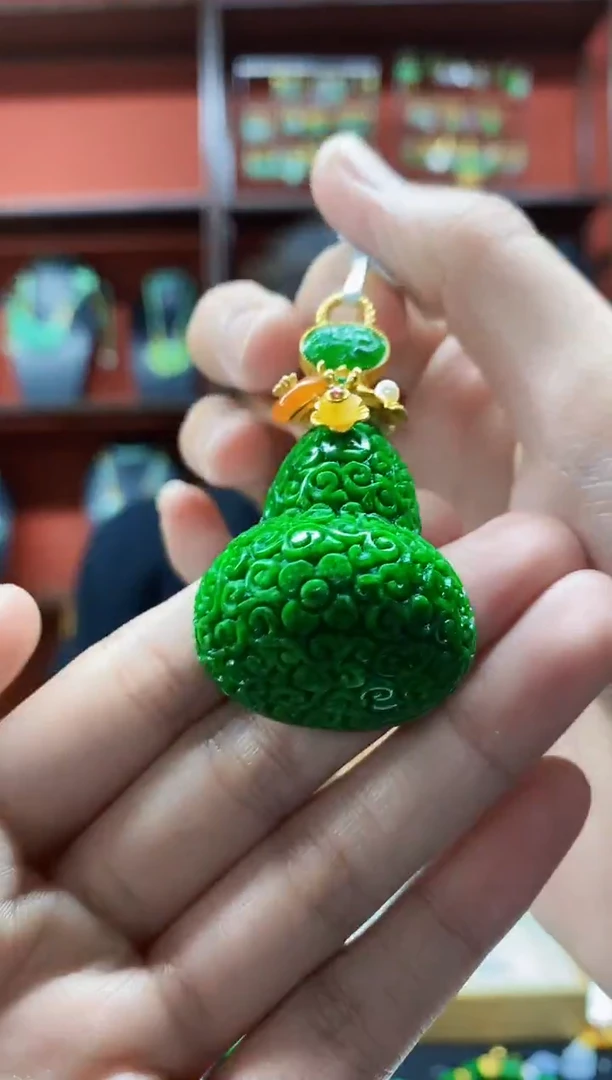 颈饰未镶嵌翡翠吊坠