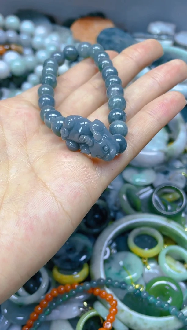 翡翠未镶嵌颈饰8MM/R/翡翠A货,一件也是批发价
