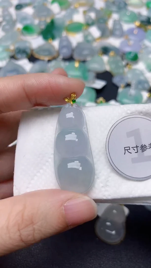 颈饰18K金镶嵌翡翠天然缅甸A货翡翠