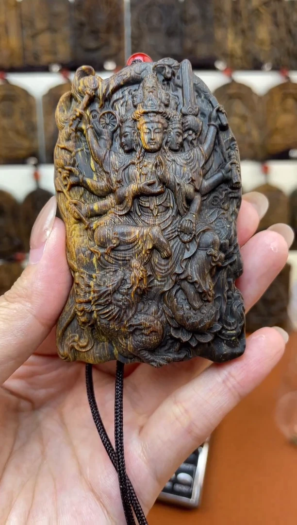 木木雕款芽庄  八臂观音 8cm 送养香瓶