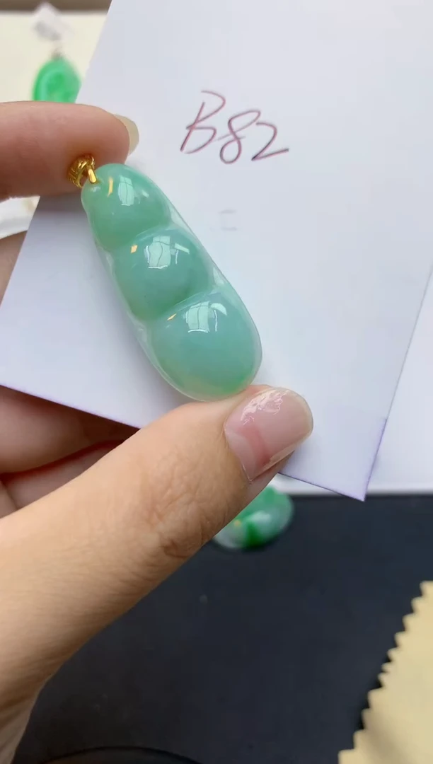 翡翠未镶嵌颈饰天然缅甸A货翡翠