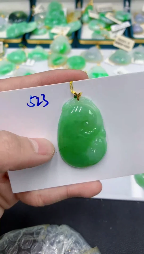 颈饰18K金镶嵌翡翠桃*111111