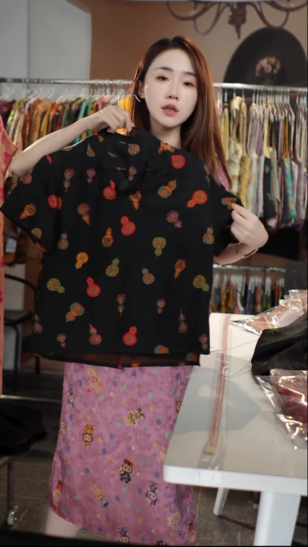 黑葫芦短袖