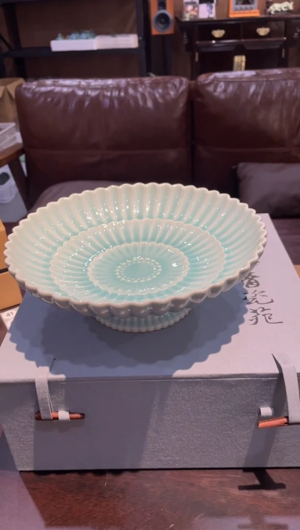 H*O李震高足菊瓣盘2个