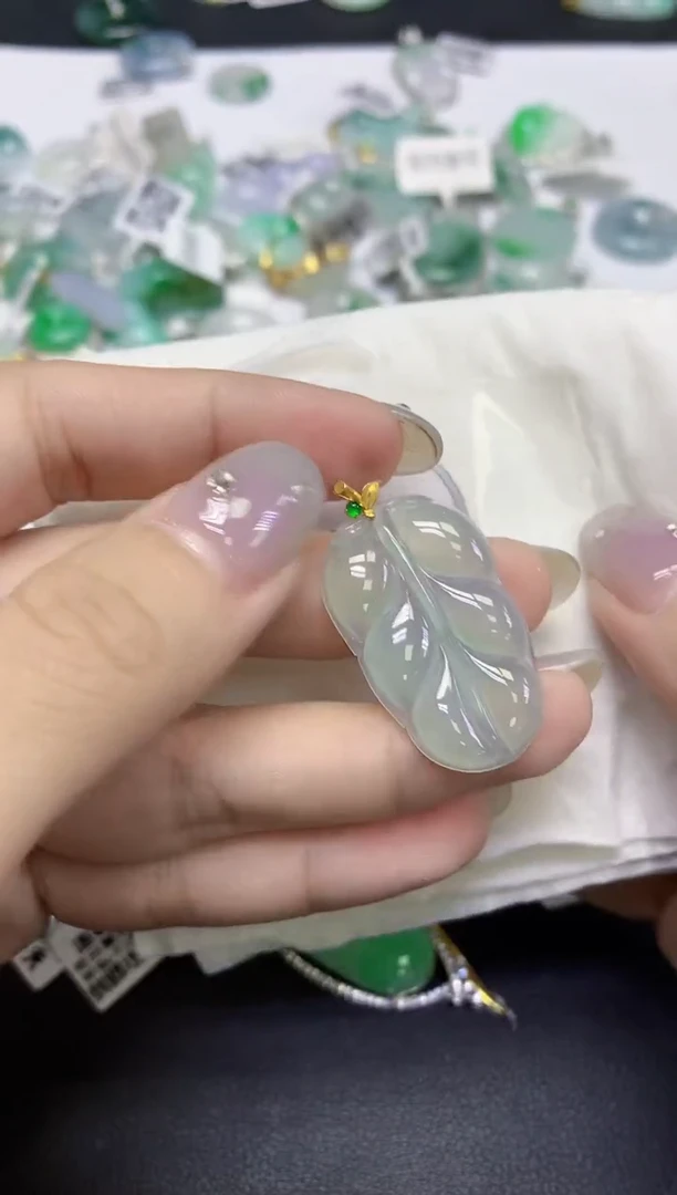 颈饰18K金镶嵌翡翠天然缅甸翡翠A货百元以上9元证书费自理