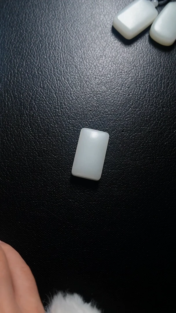 颈饰未镶嵌和田玉无事牌