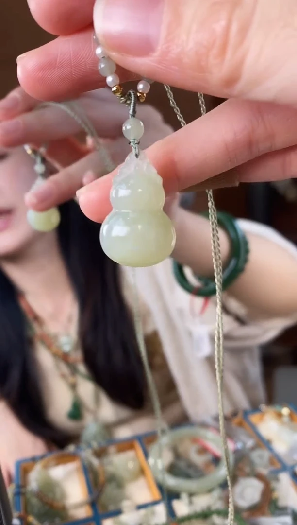 颈饰未镶嵌和田玉葫芦和田玉项链