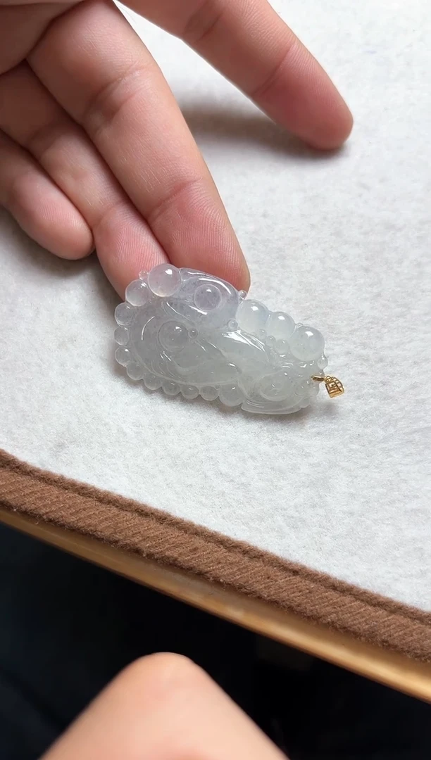 【闪购商品】翡翠吊坠(赠链)18K金镶嵌如意