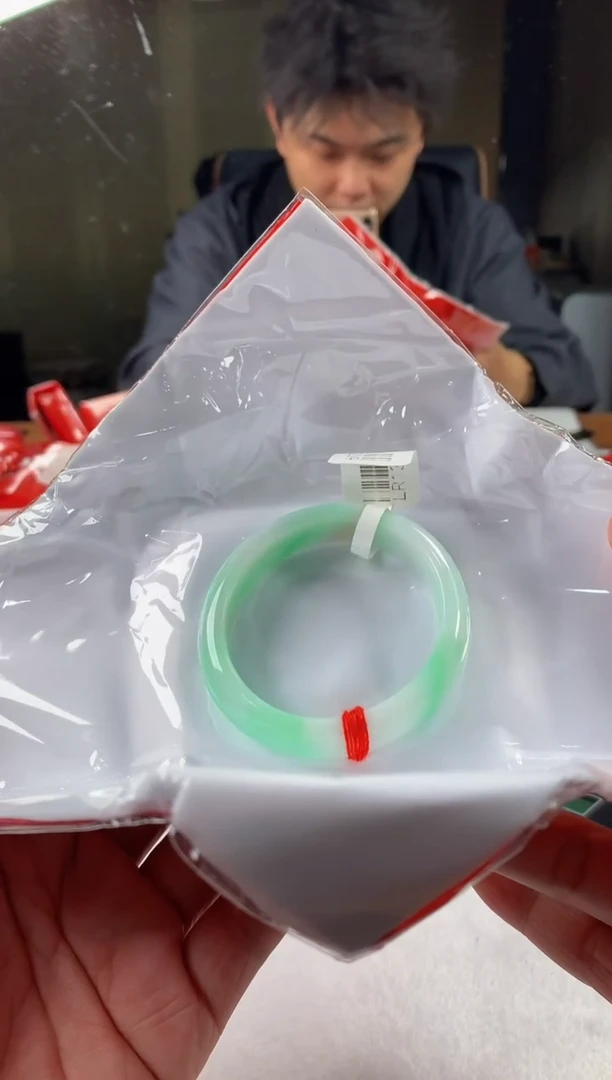 未镶嵌定制翡翠5073毛货不退不换  51-52圈