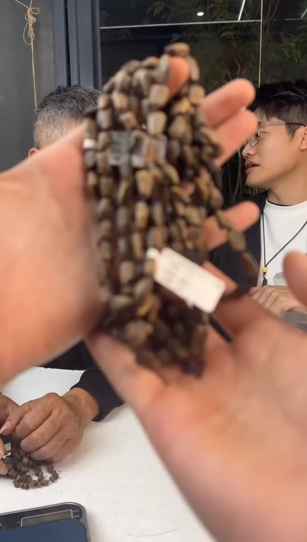 沉香手串CSD-13沉水树丁多圈多样性发一