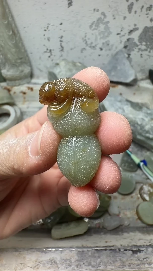 吊坠(赠链)未镶嵌和田玉花生