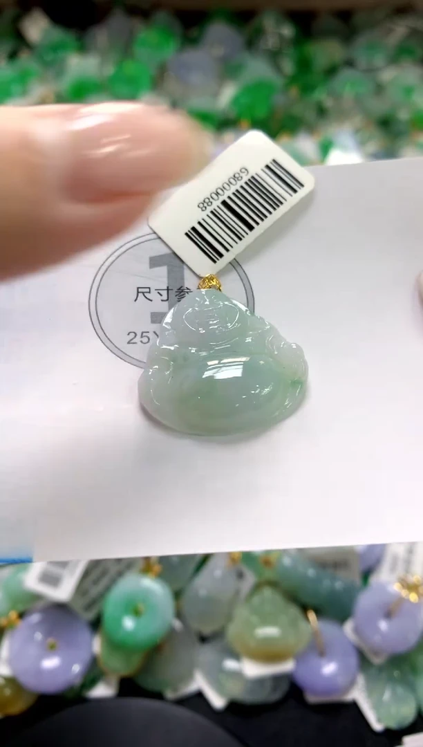 翡翠18K金镶嵌颈饰1111111111111111