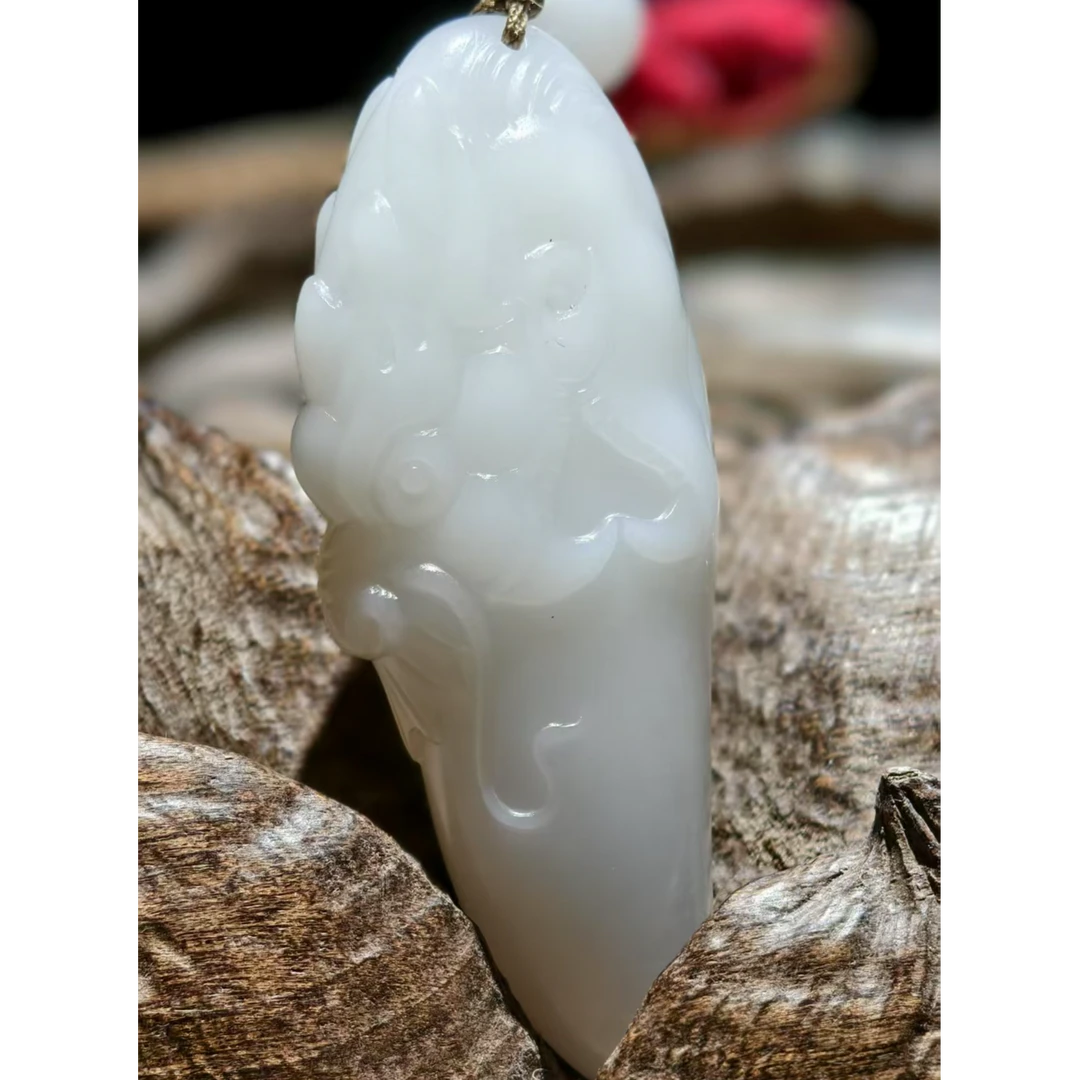 米达姐【米达姐和田玉】米达料小龙牙——手工精雕