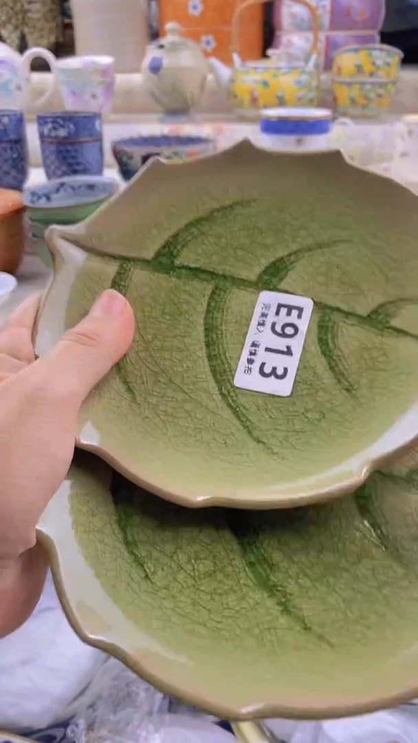 瓷片红*兔       913