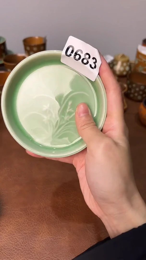 龙泉窑梅子青竹林圆小果盘