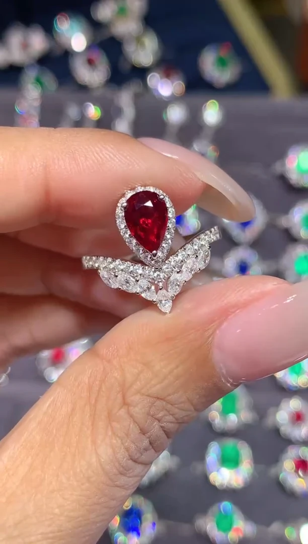 18K金镶嵌戒指红宝石1.03CT