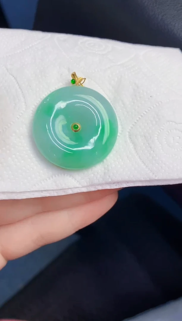 颈饰18K金镶嵌翡翠缅甸天然翡翠A货