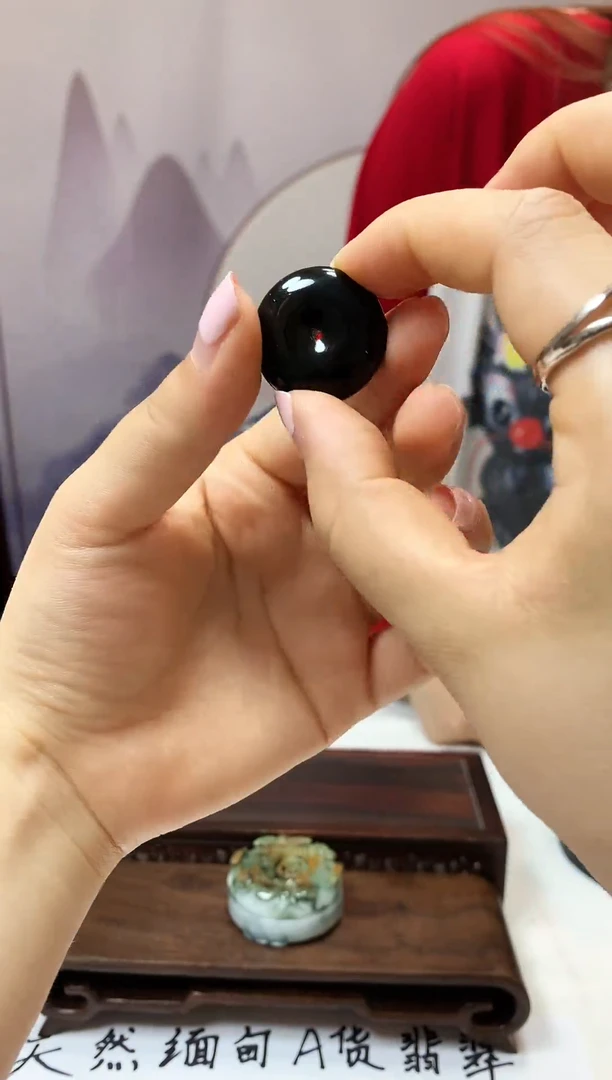 翡翠挂件未镶嵌翡翠挂件