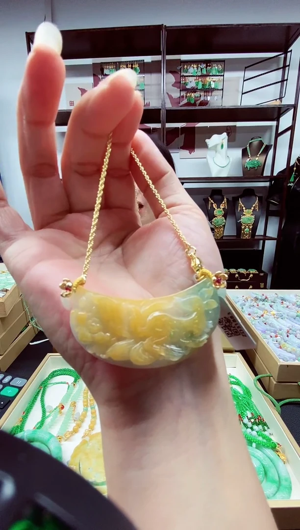 翡翠未镶嵌颈饰翡翠吊坠