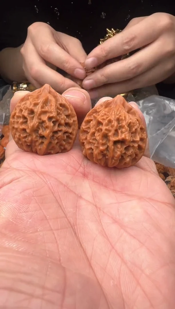 【闪购商品】桃核把件全尺寸红灯笼随机发一对