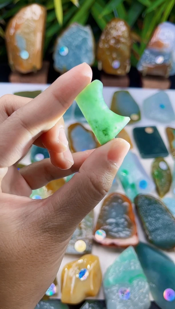 未镶嵌定制翡翠翡翠