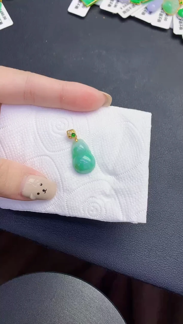 颈饰未镶嵌翡翠缅甸天然翡翠A货