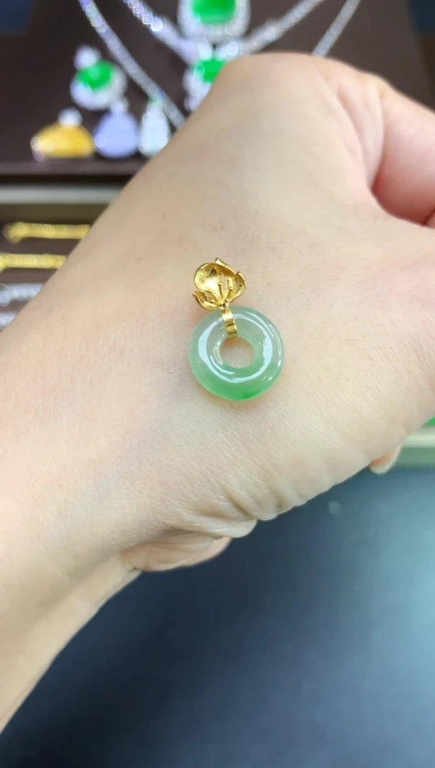 吊坠(不含链)18K金镶嵌翡翠153|