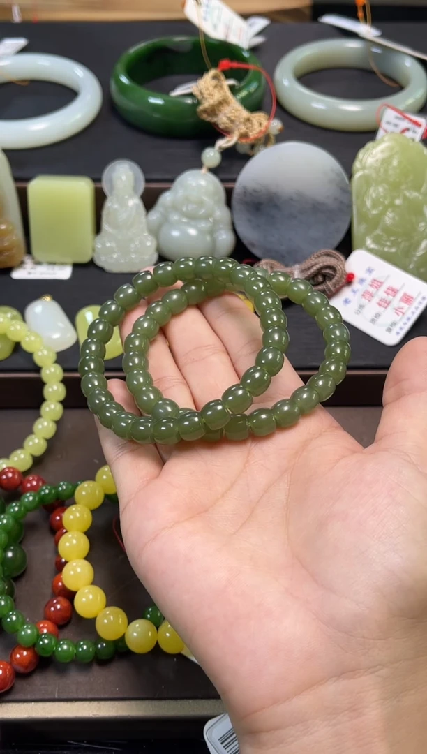未镶嵌手串和田玉卡8青海湖水绿 极限弧 有瑕疵 多样性发一