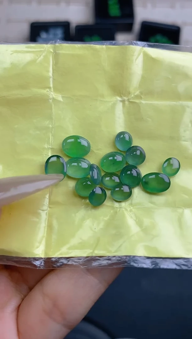 定制翡翠未镶嵌天然翡翠蛋面21