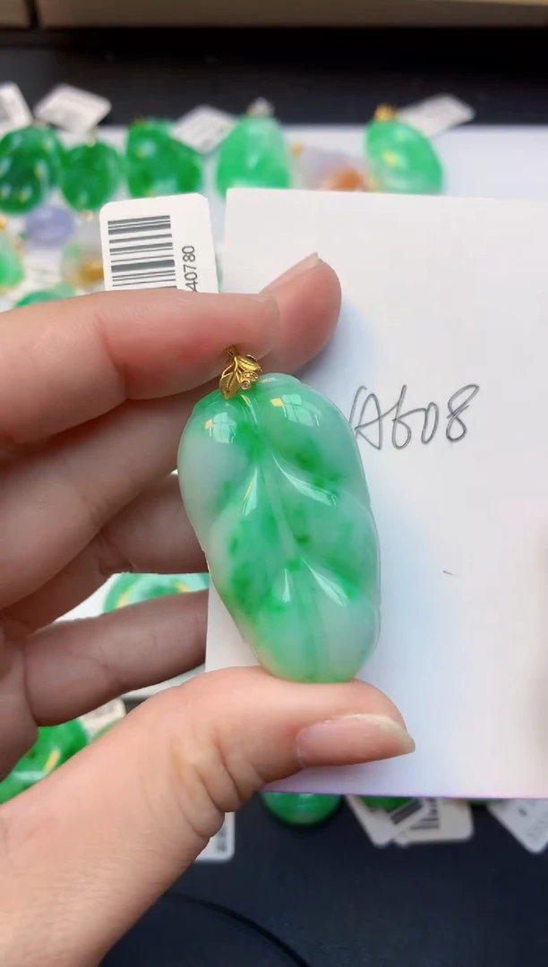 颈饰18K金镶嵌翡翠天然A货缅甸翡翠百元以上9元证书费自理