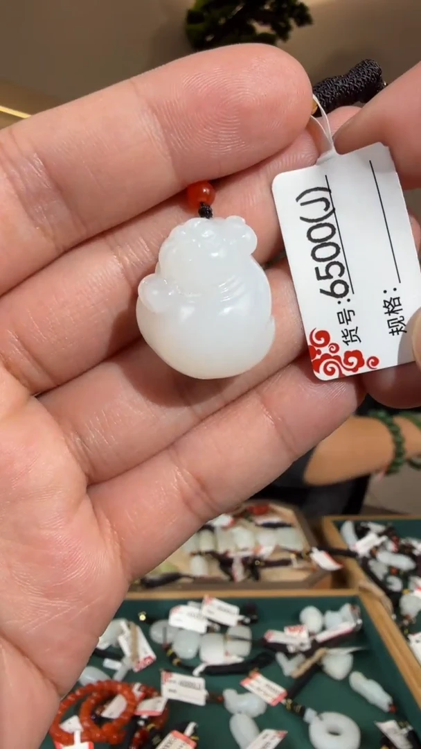 颈饰未镶嵌和田玉1J