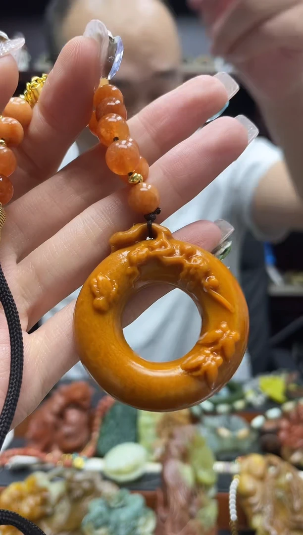 未镶嵌岫玉吊坠·