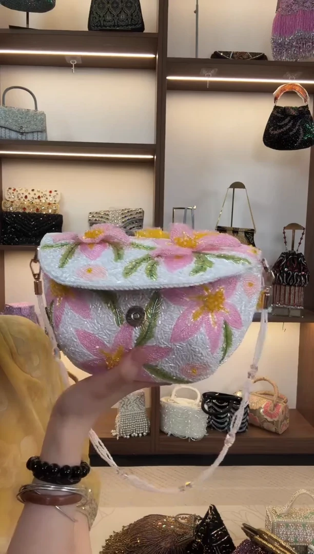 织物Fjss-666百格汇手工串珠包