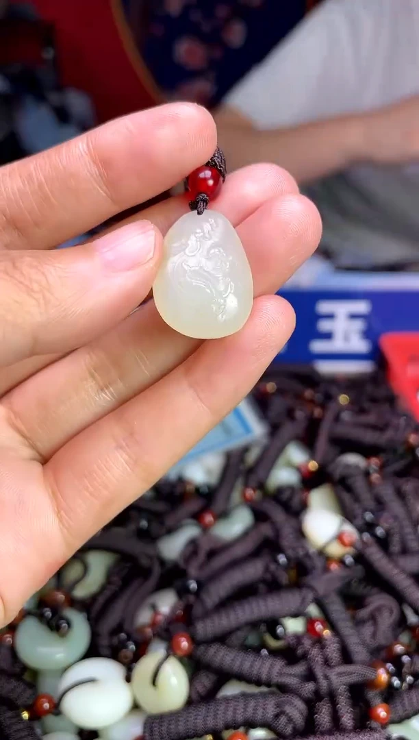 未镶嵌和田玉挂件1