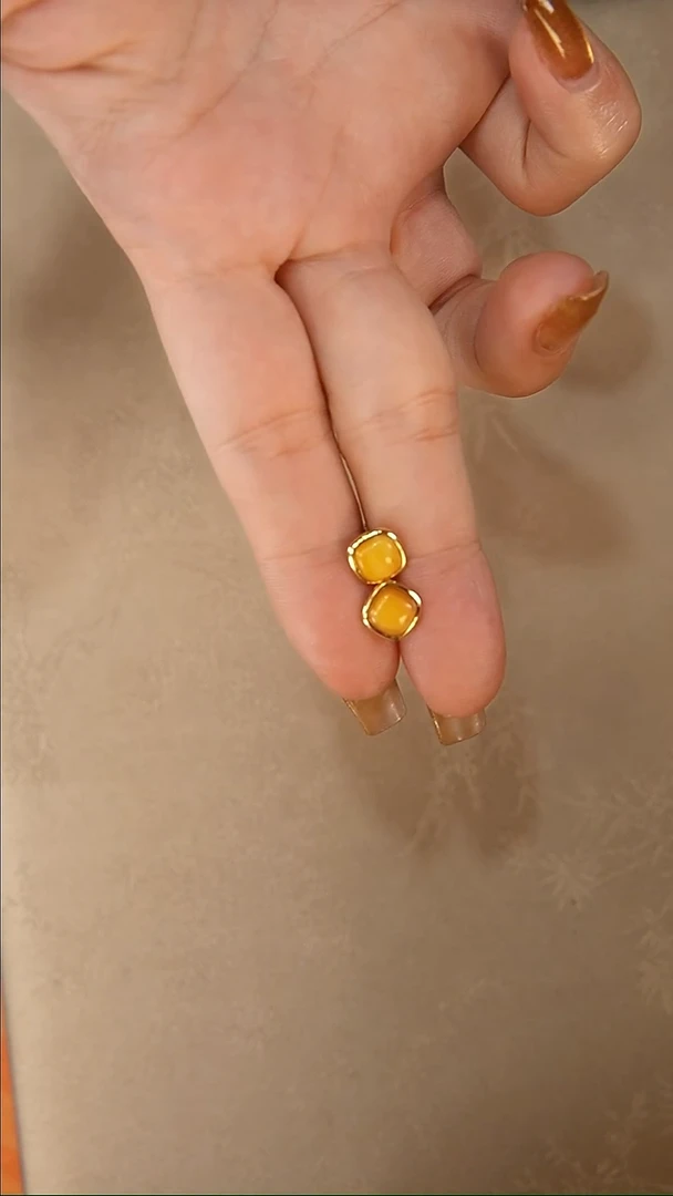 【闪购商品】琥珀耳饰银S925镶嵌耳饰