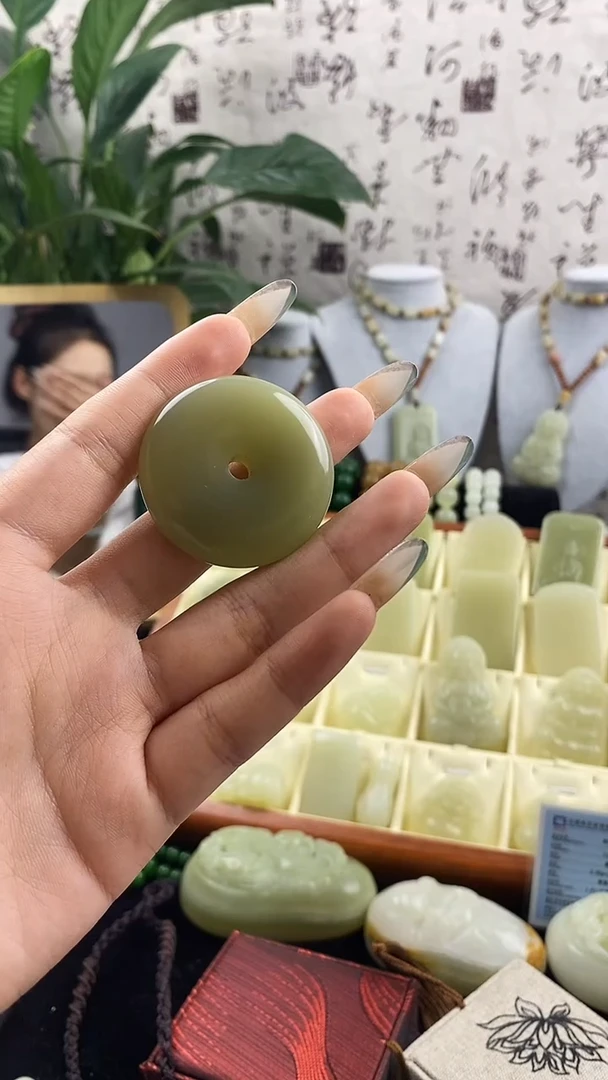 玉平安扣【送绳送礼盒】