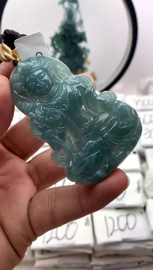 翡翠未镶嵌颈饰度母观音