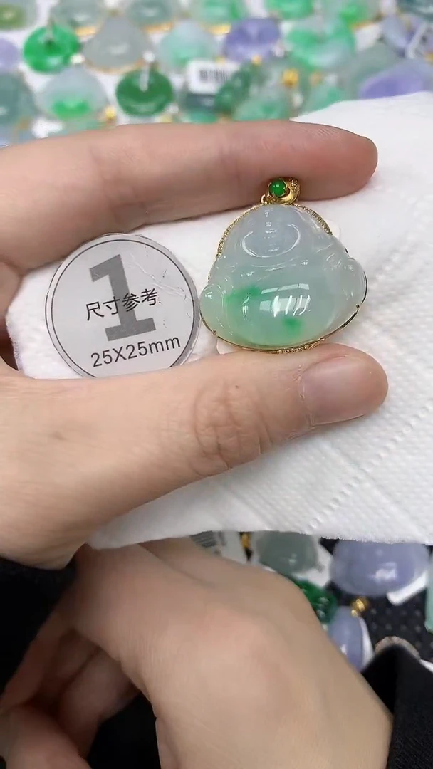 颈饰18K金镶嵌翡翠111111111