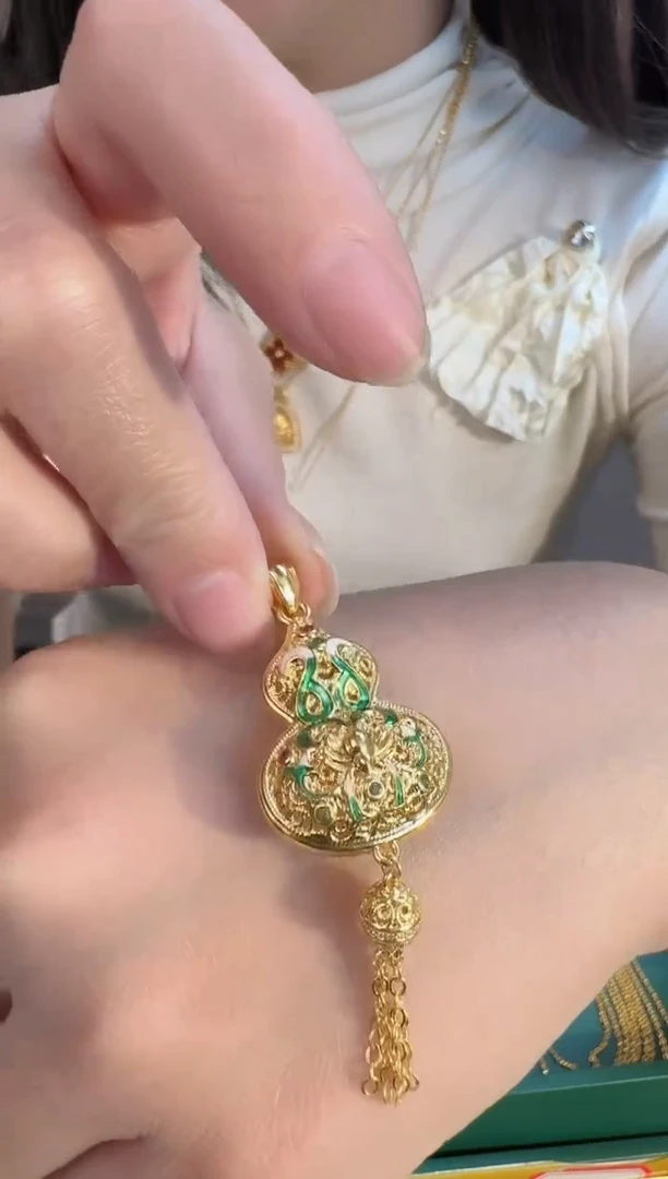 流苏葫芦吊坠2.60 （附带礼盒包装）